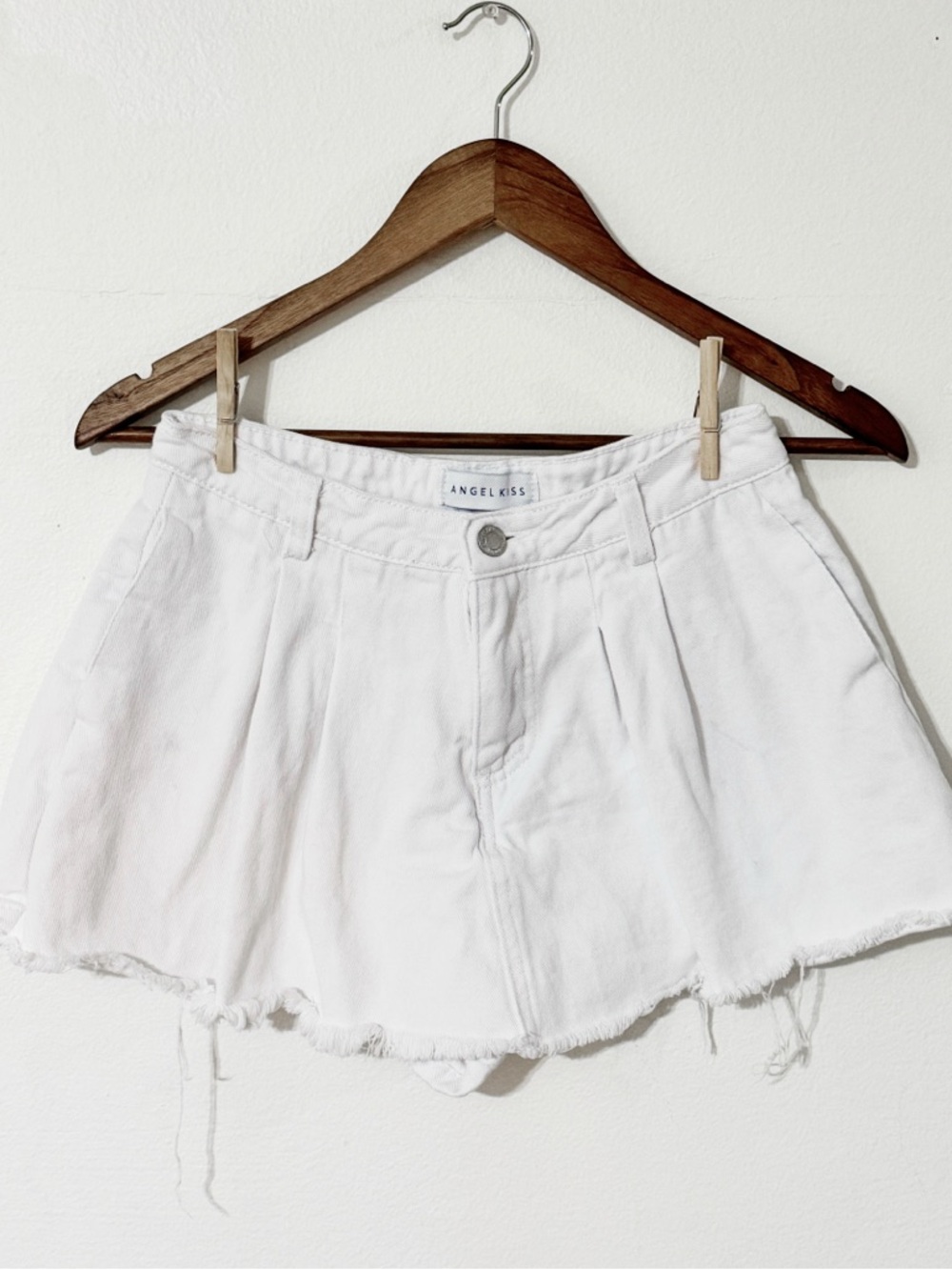 Angel Kiss White Frayed Hem Denim Skort size 3/26